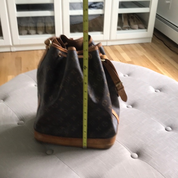 Louis Vuitton Champagne Bag - Picture 3 of 7